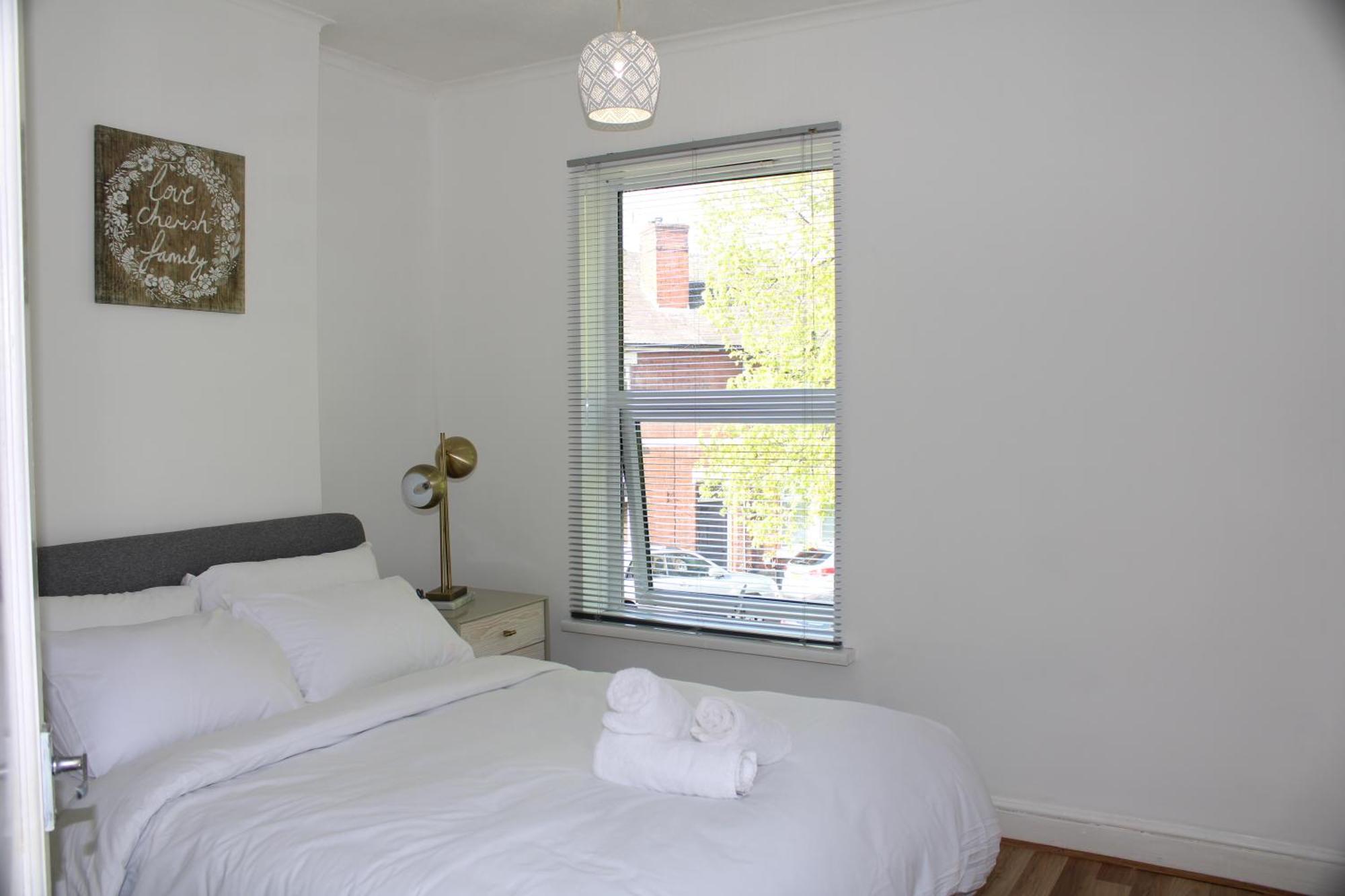 F2S Serviced Apartments 2Bedroom Terrace House With Free Wifi Netflix Suitable For Contractors Walking Distance To Train Station Ντέρμπι Εξωτερικό φωτογραφία