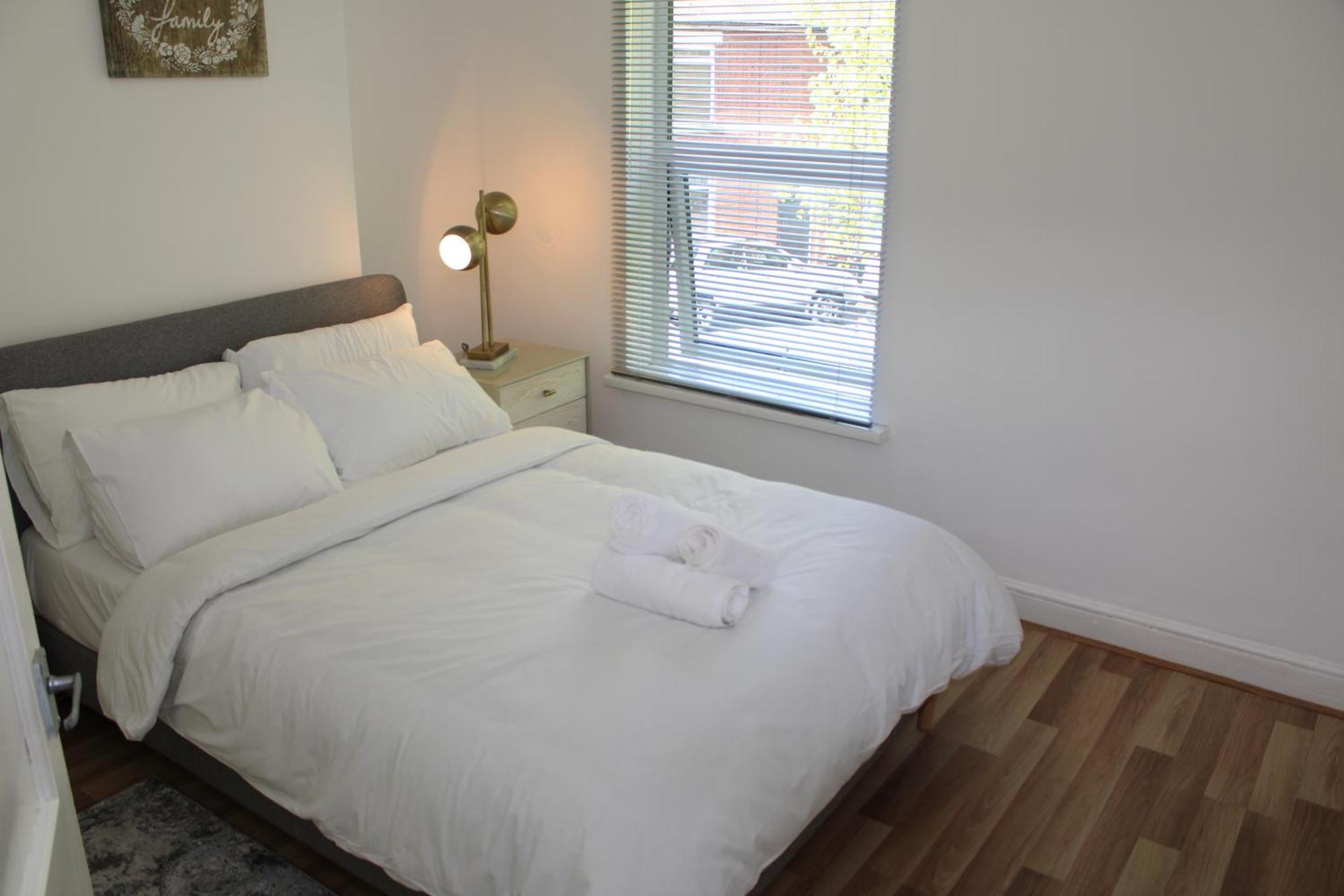 F2S Serviced Apartments 2Bedroom Terrace House With Free Wifi Netflix Suitable For Contractors Walking Distance To Train Station Ντέρμπι Εξωτερικό φωτογραφία