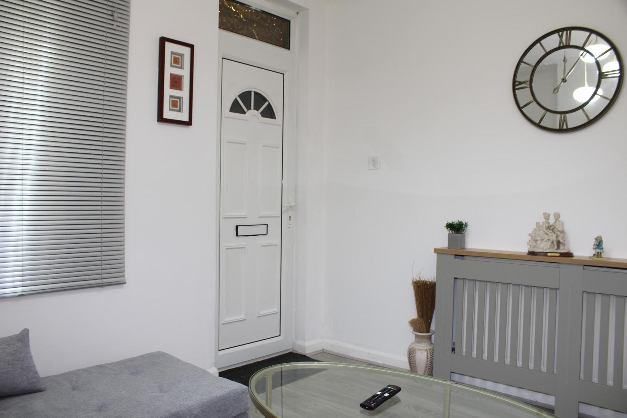 F2S Serviced Apartments 2Bedroom Terrace House With Free Wifi Netflix Suitable For Contractors Walking Distance To Train Station Ντέρμπι Εξωτερικό φωτογραφία