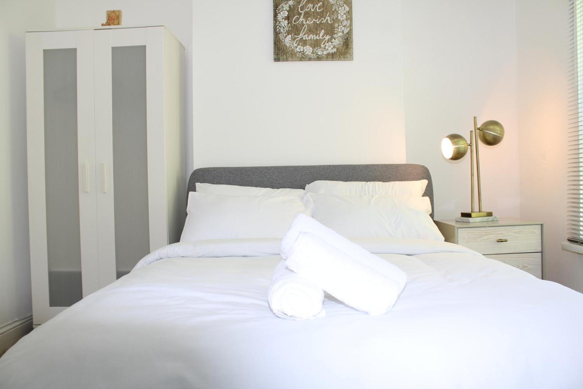 F2S Serviced Apartments 2Bedroom Terrace House With Free Wifi Netflix Suitable For Contractors Walking Distance To Train Station Ντέρμπι Εξωτερικό φωτογραφία