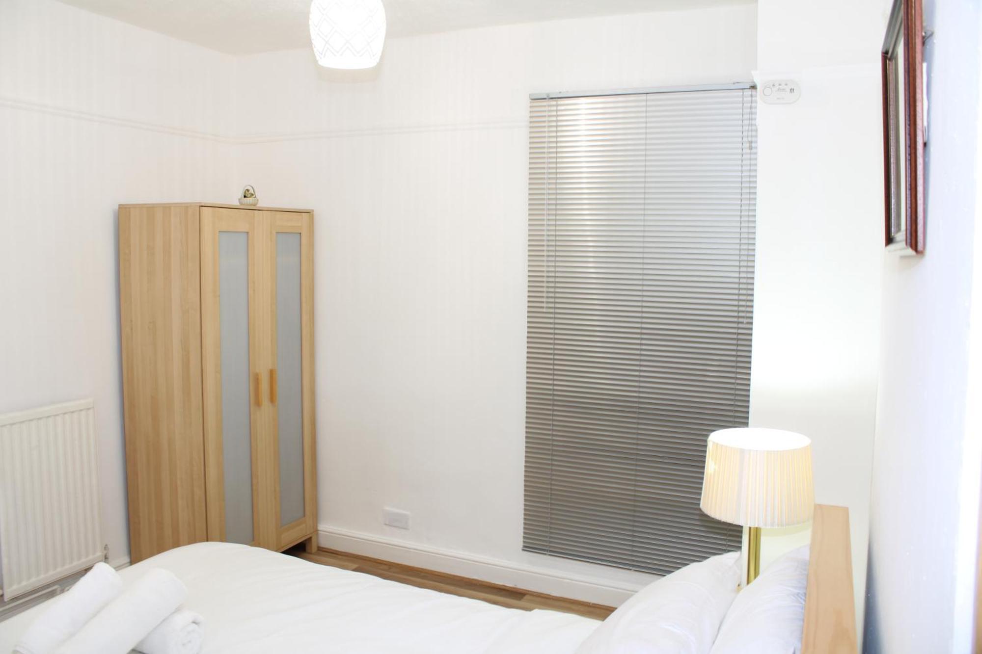F2S Serviced Apartments 2Bedroom Terrace House With Free Wifi Netflix Suitable For Contractors Walking Distance To Train Station Ντέρμπι Εξωτερικό φωτογραφία
