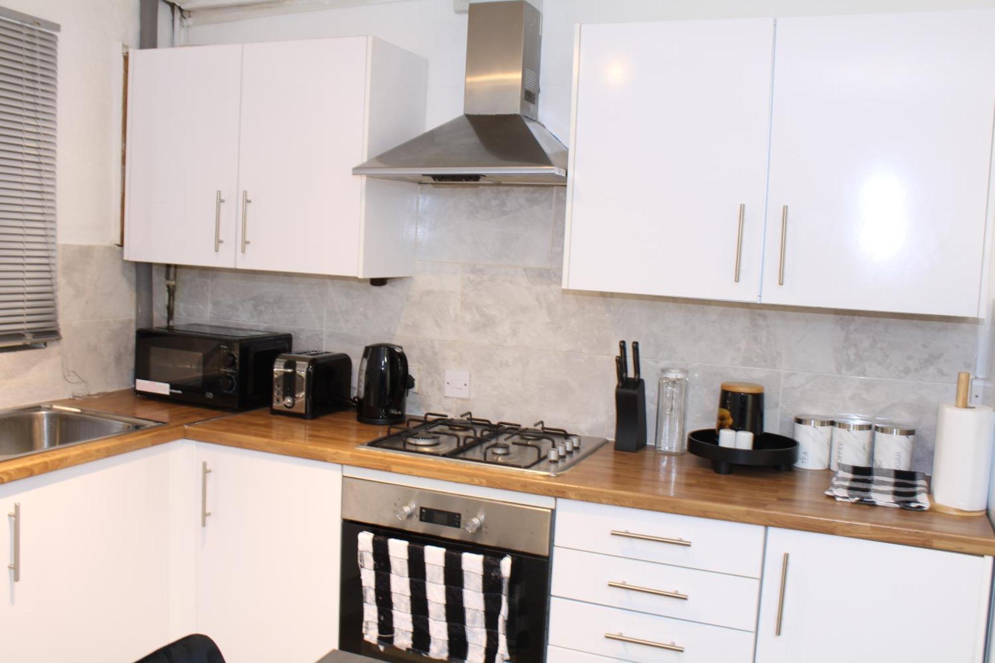 F2S Serviced Apartments 2Bedroom Terrace House With Free Wifi Netflix Suitable For Contractors Walking Distance To Train Station Ντέρμπι Εξωτερικό φωτογραφία