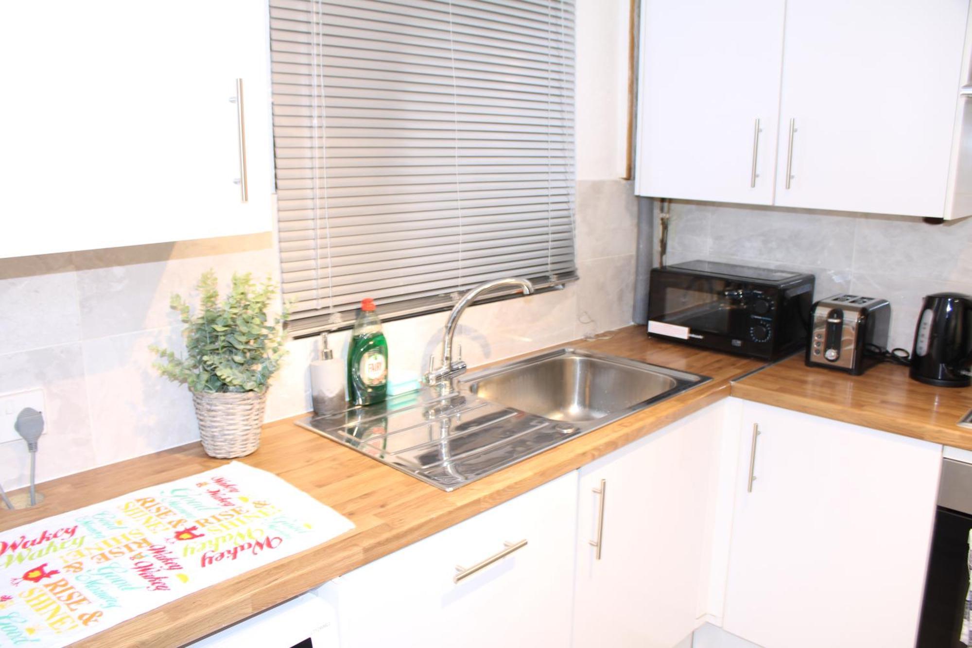 F2S Serviced Apartments 2Bedroom Terrace House With Free Wifi Netflix Suitable For Contractors Walking Distance To Train Station Ντέρμπι Εξωτερικό φωτογραφία