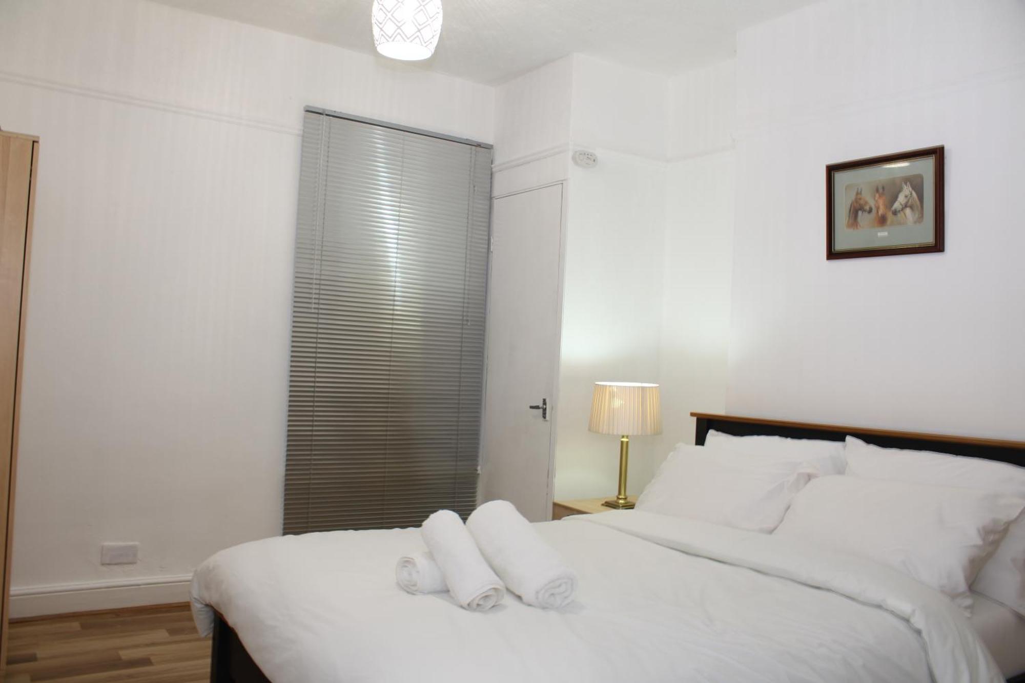 F2S Serviced Apartments 2Bedroom Terrace House With Free Wifi Netflix Suitable For Contractors Walking Distance To Train Station Ντέρμπι Εξωτερικό φωτογραφία